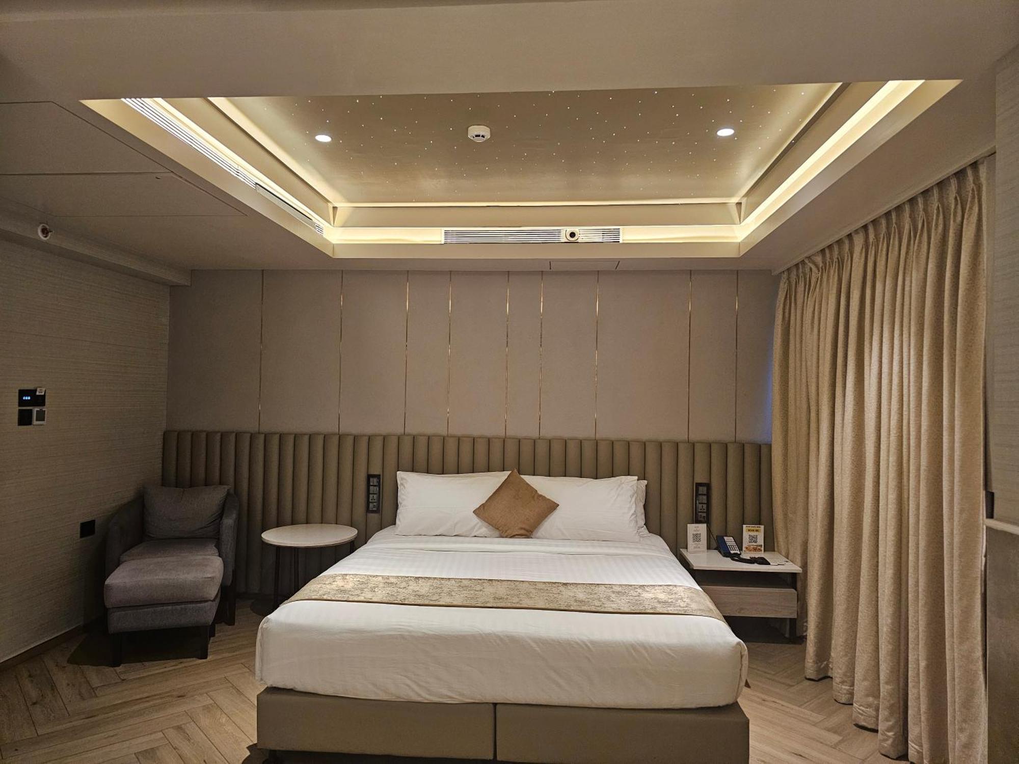 Dragonfly Hotel - The Art Hotel Bombay Esterno foto