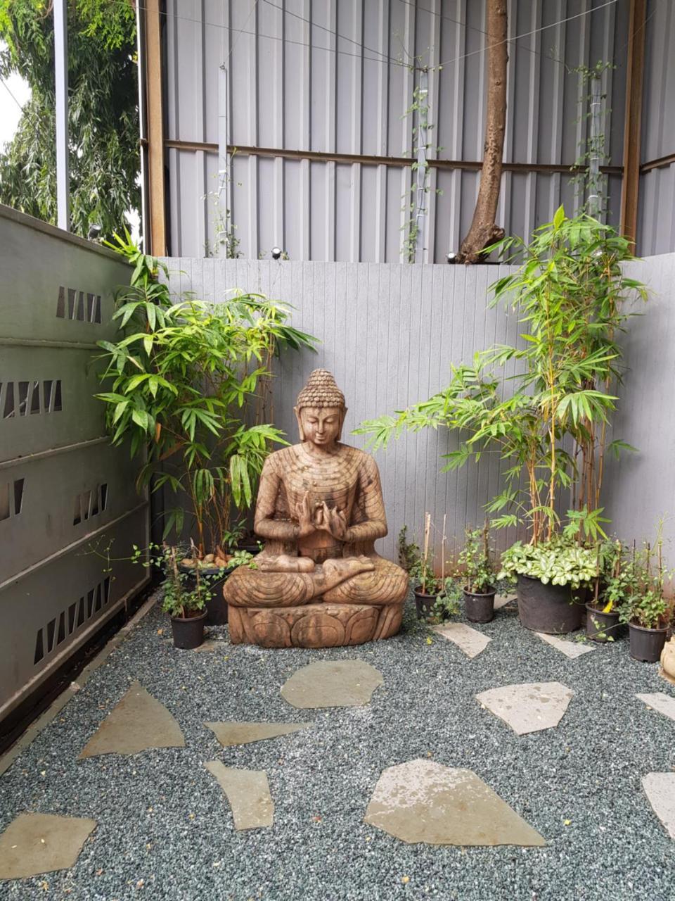 Dragonfly Hotel - The Art Hotel Bombay Esterno foto